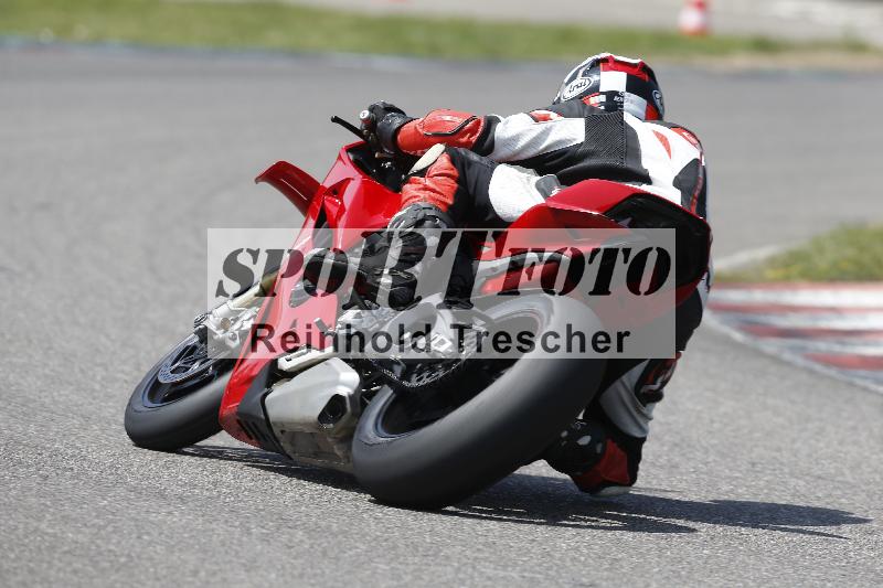 /27 12.06.2025 Ducati Schweiz Trackday Warmup  ADR/gelb-jeaune/44